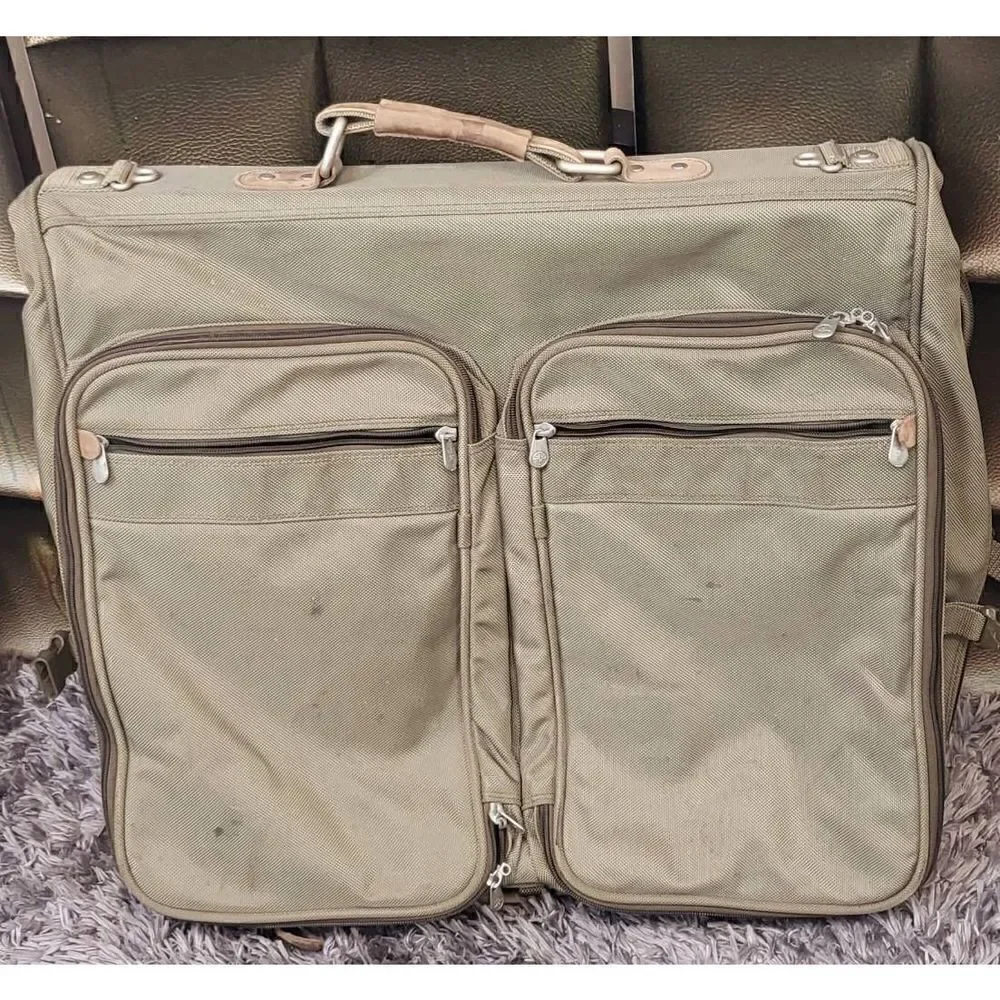 Briggs & Riley wardrobe bag